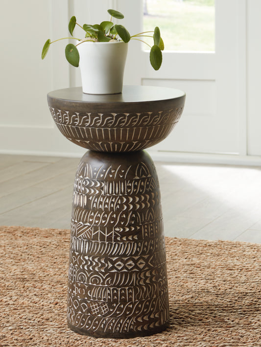 Ocala Furniture Outlet - Ashley Furniture - Hadcher Accent Table - Accent Table / Cream/Brown - A4000622