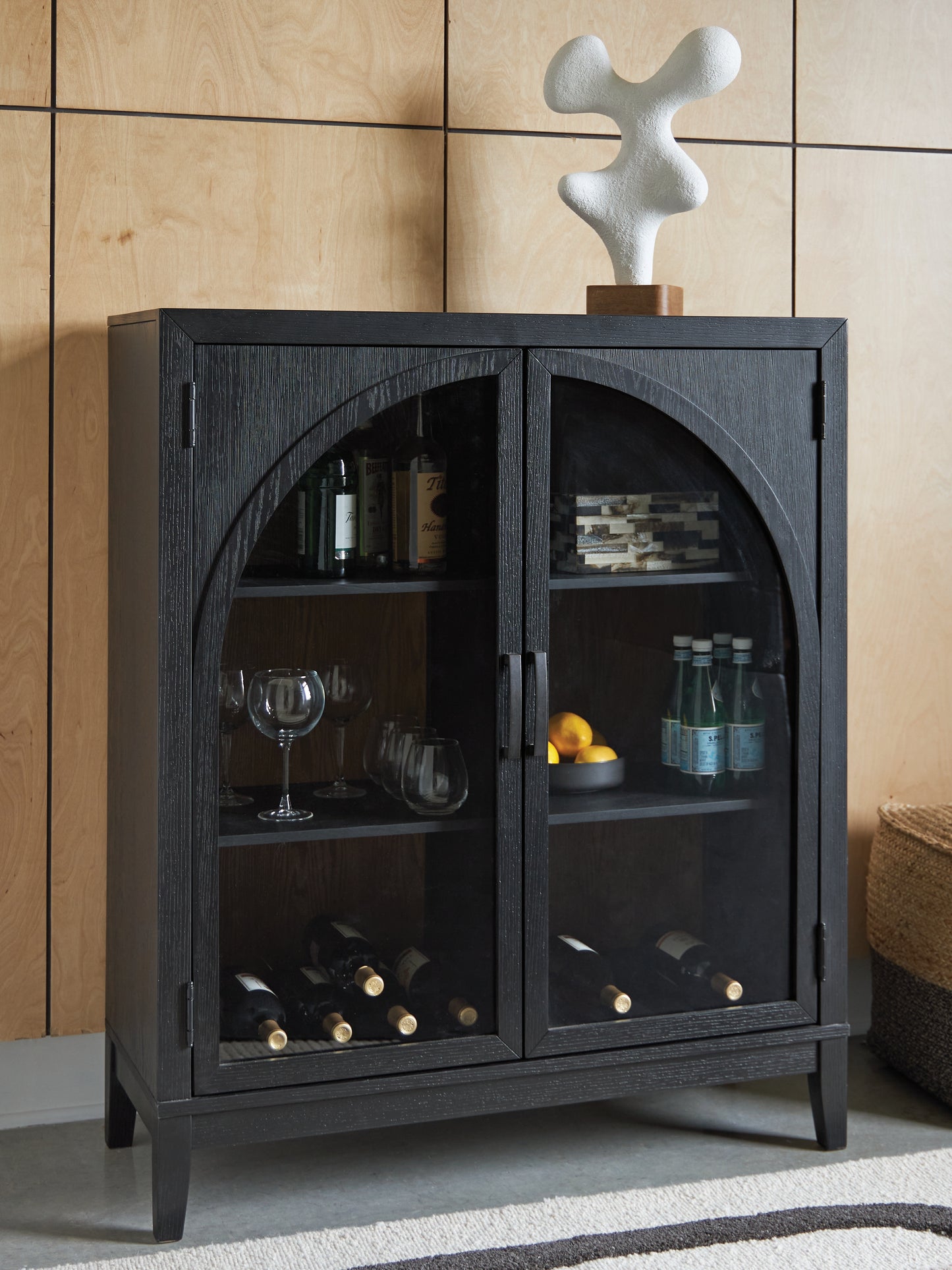 Ocala Furniture Outlet - Ashley Furniture - Armenleigh Accent Cabinet - Bar Cabinet / Black/Brown - A4000702