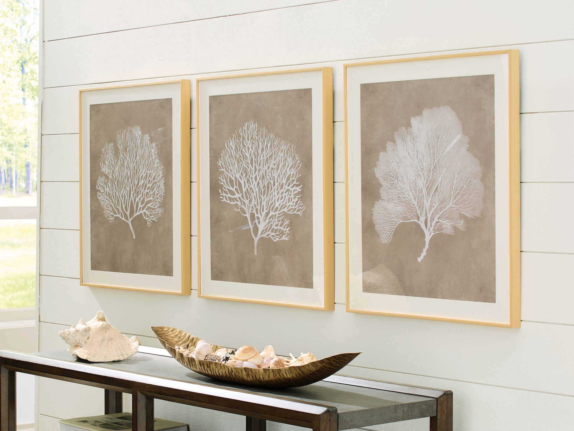 Ocala Furniture Outlet - Ashley Furniture - Hendridge Wall Decor - Wall Art Set (3/CN) / Taupe/White - A8000486