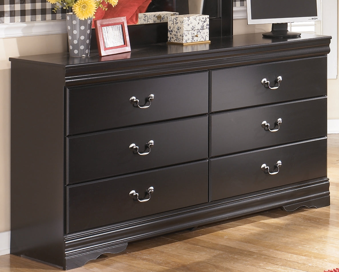 Ocala Furniture Outlet - Ashley Furniture - Huey Vineyard Bedroom - Six Drawer Dresser / Black - B128-31
