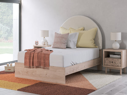 Ocala Furniture Outlet - Ashley Furniture - Arloster Bedroom - Full Upholstered Panel Bed / Tan/White - PCB1566B3