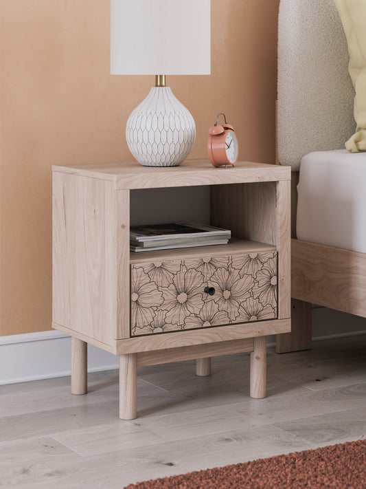 Ocala Furniture Outlet - Ashley Furniture - Arloster Bedroom - Twin Upholstered Day Bed / Tan/White - PCB1566B8