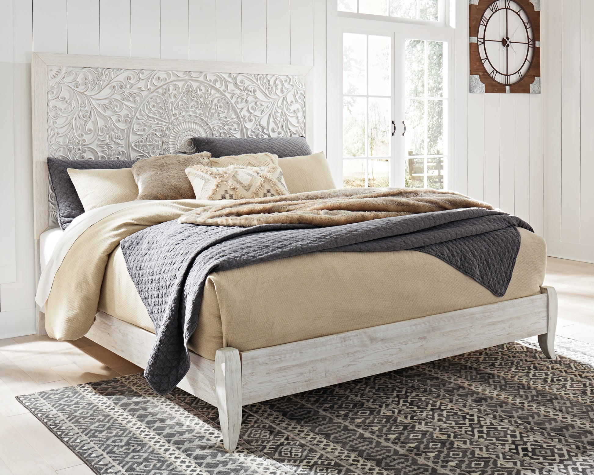 Ocala Furniture Outlet - Ashley Furniture - Paxberry Bedroom - King Panel Bed / Whitewash - B181B10