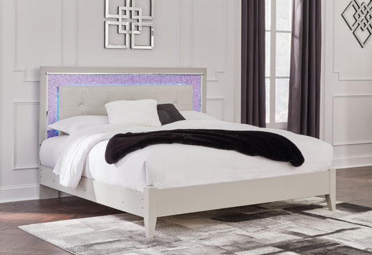 Ocala Furniture Outlet - Ashley Furniture - Zyniden Bedroom - Five Drawer Chest / Silver - B2114-46
