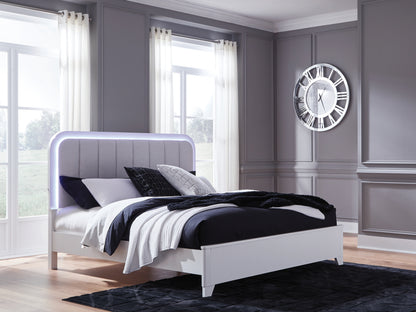 Ocala Furniture Outlet - Ashley Furniture - Jarlee Bedroom - King Upholstered Panel Bed / White - PCB392B4