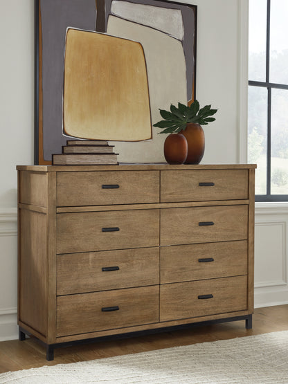 Ocala Furniture Outlet - Ashley Furniture - Tomtyn Bedroom - Five Drawer Chest / Light Brown - B622-46