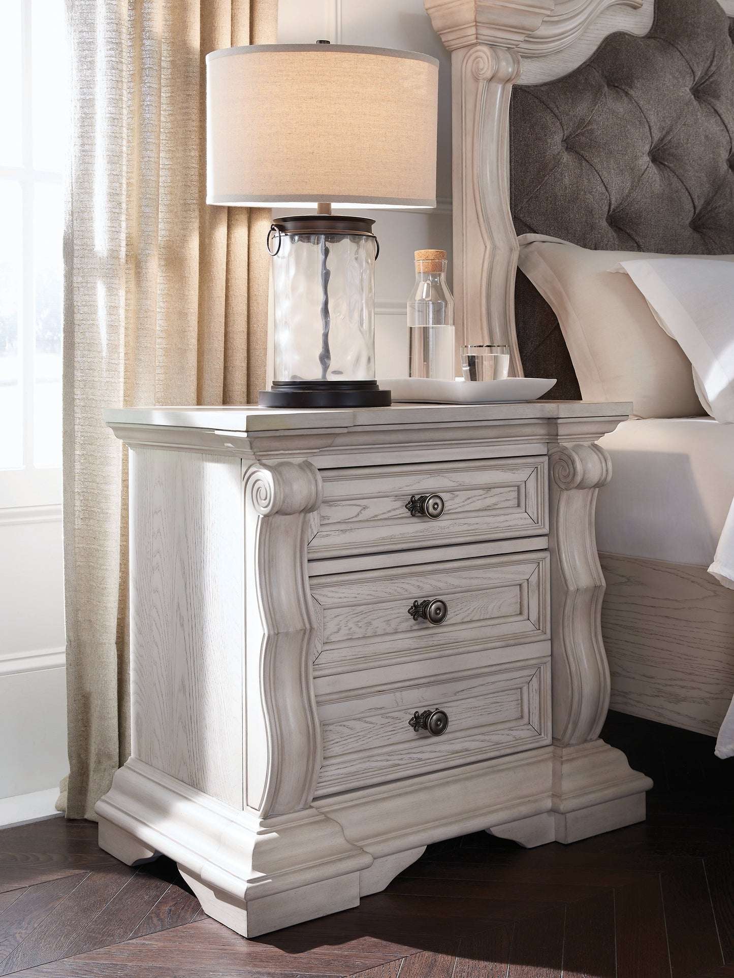 Ocala Furniture Outlet - Ashley Furniture - Bruchandi Bedroom - Three Drawer Night Stand / Antique White - PCB948-93