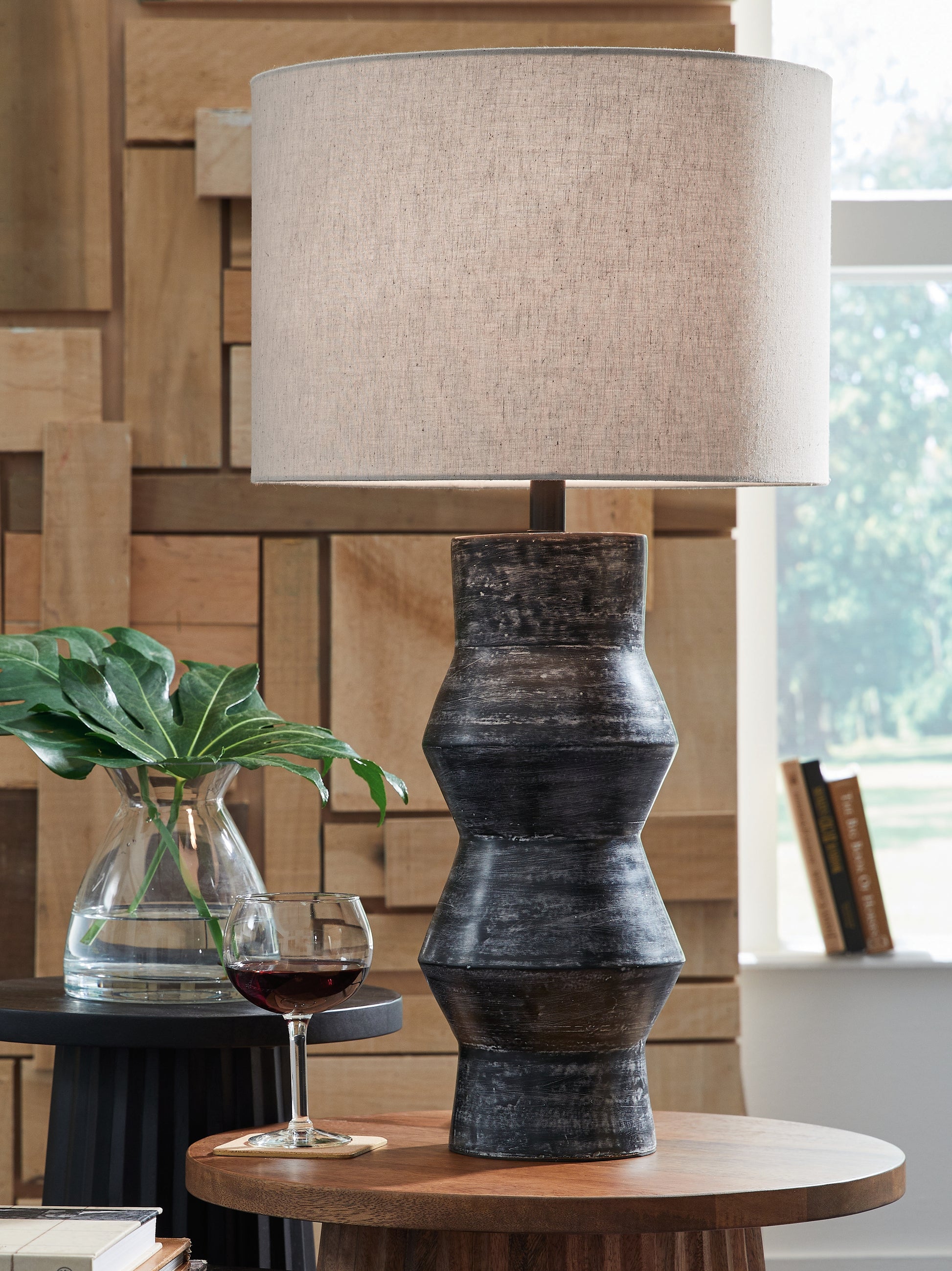 Ocala Furniture Outlet - Ashley Furniture - Kerbert Lighting - 2-Piece Lamp Set / Distressed Black - L100824X2