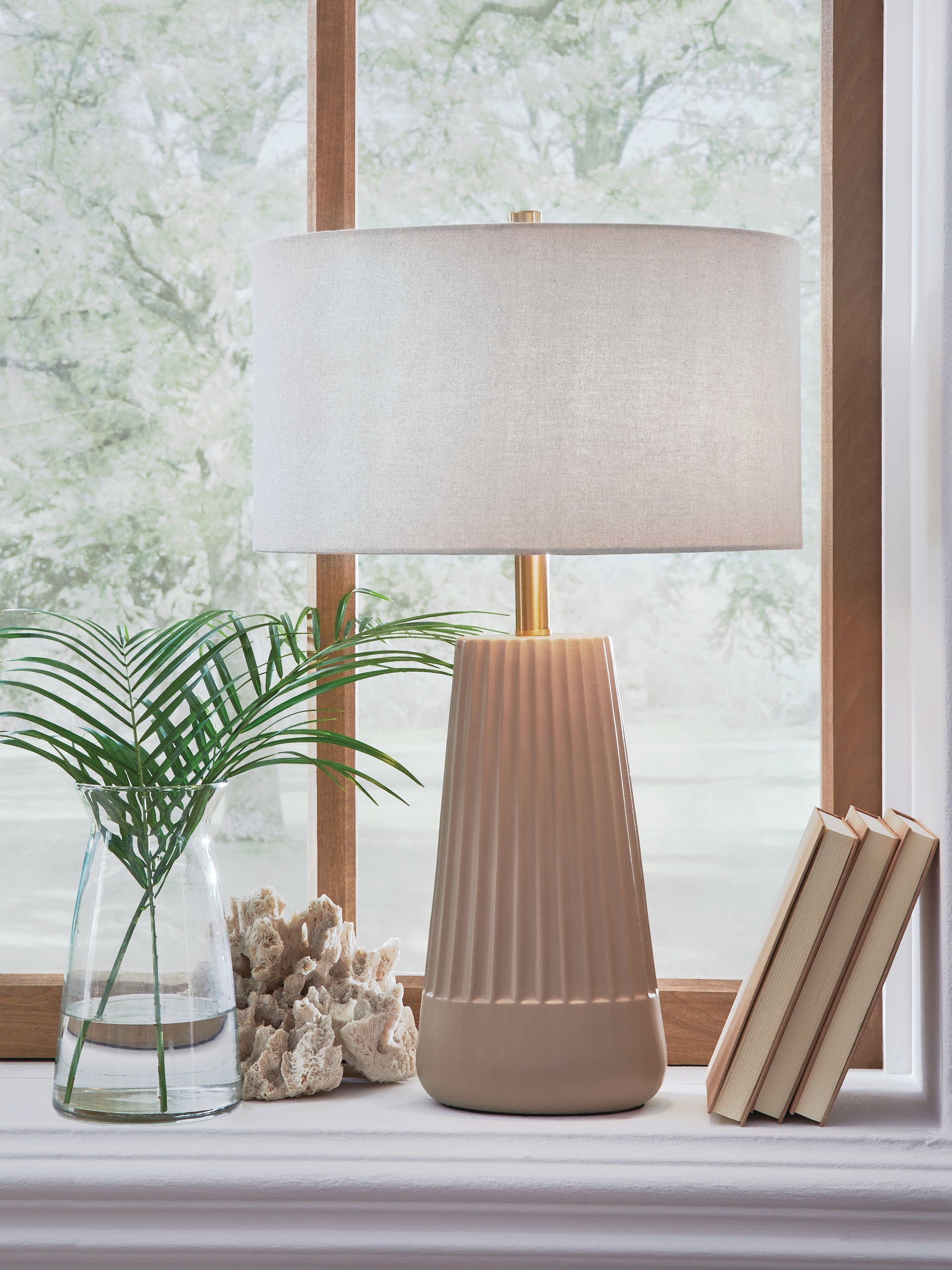 Ocala Furniture Outlet - Ashley Furniture - Dellner Lighting - Ceramic Table Lamp (1/CN) - L100854