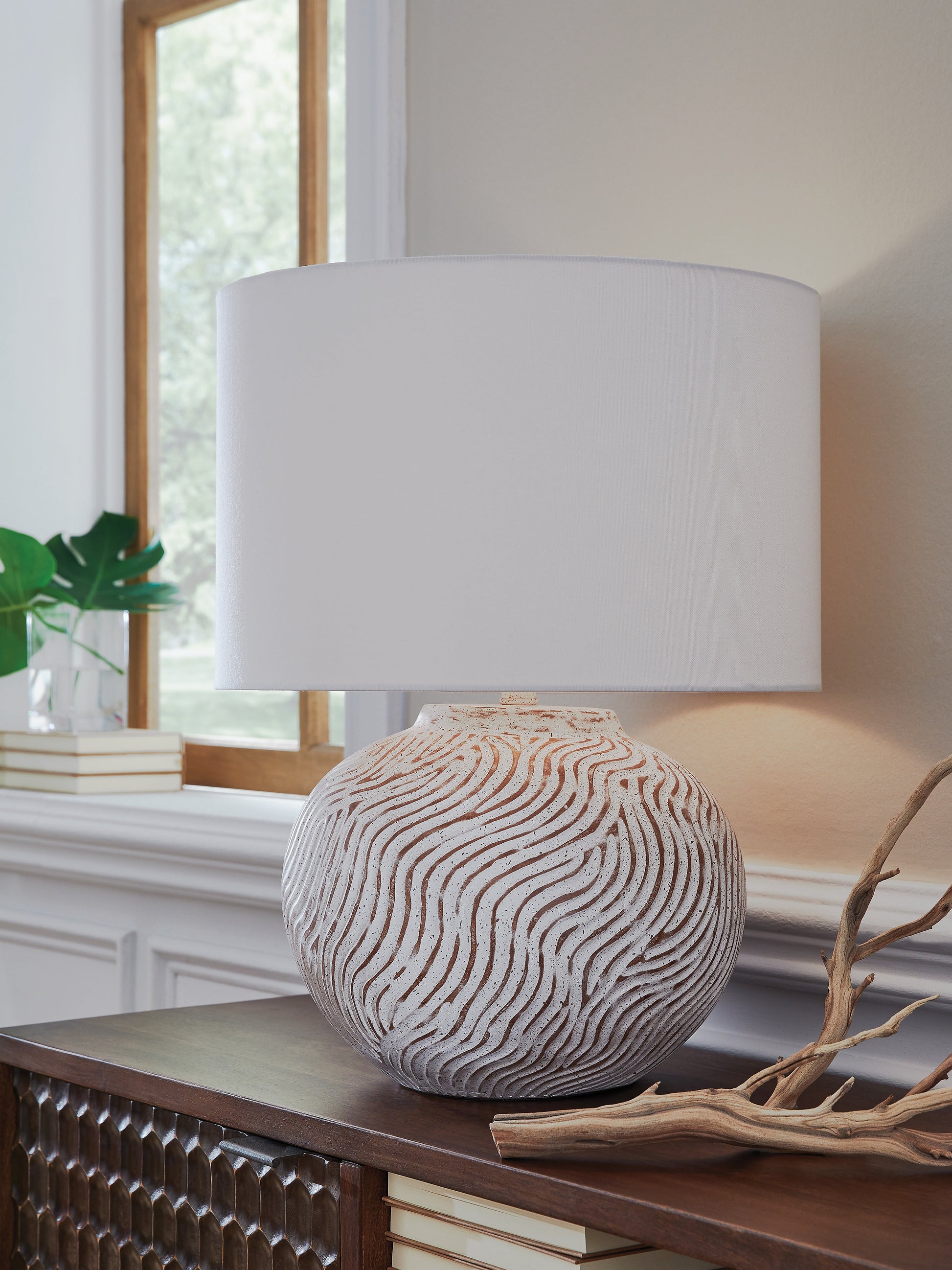 Ocala Furniture Outlet - Ashley Furniture - Vien Lighting - Terracotta Table Lamp (1/CN) - L100894