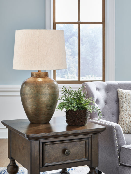Ocala Furniture Outlet - Ashley Furniture - Madney Lighting - 2-Piece Lamp Set / Antique Gold Finish - L207494X2
