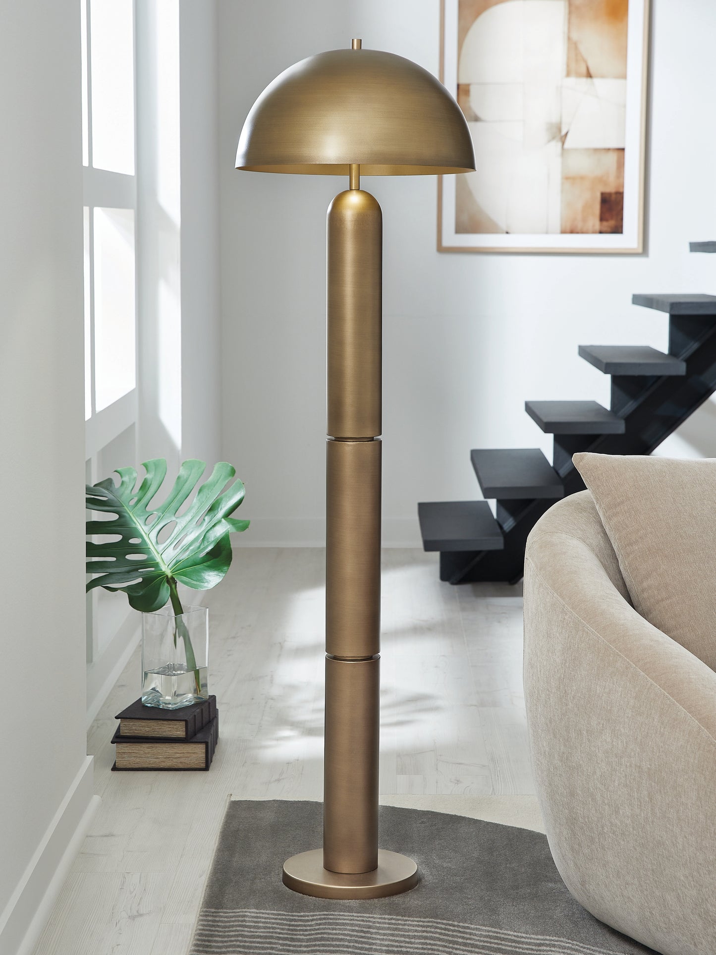 Ocala Furniture Outlet - Ashley Furniture - Wendfield Lighting - Metal Floor Lamp (1/CN) / Antique Gold Finish - L208511