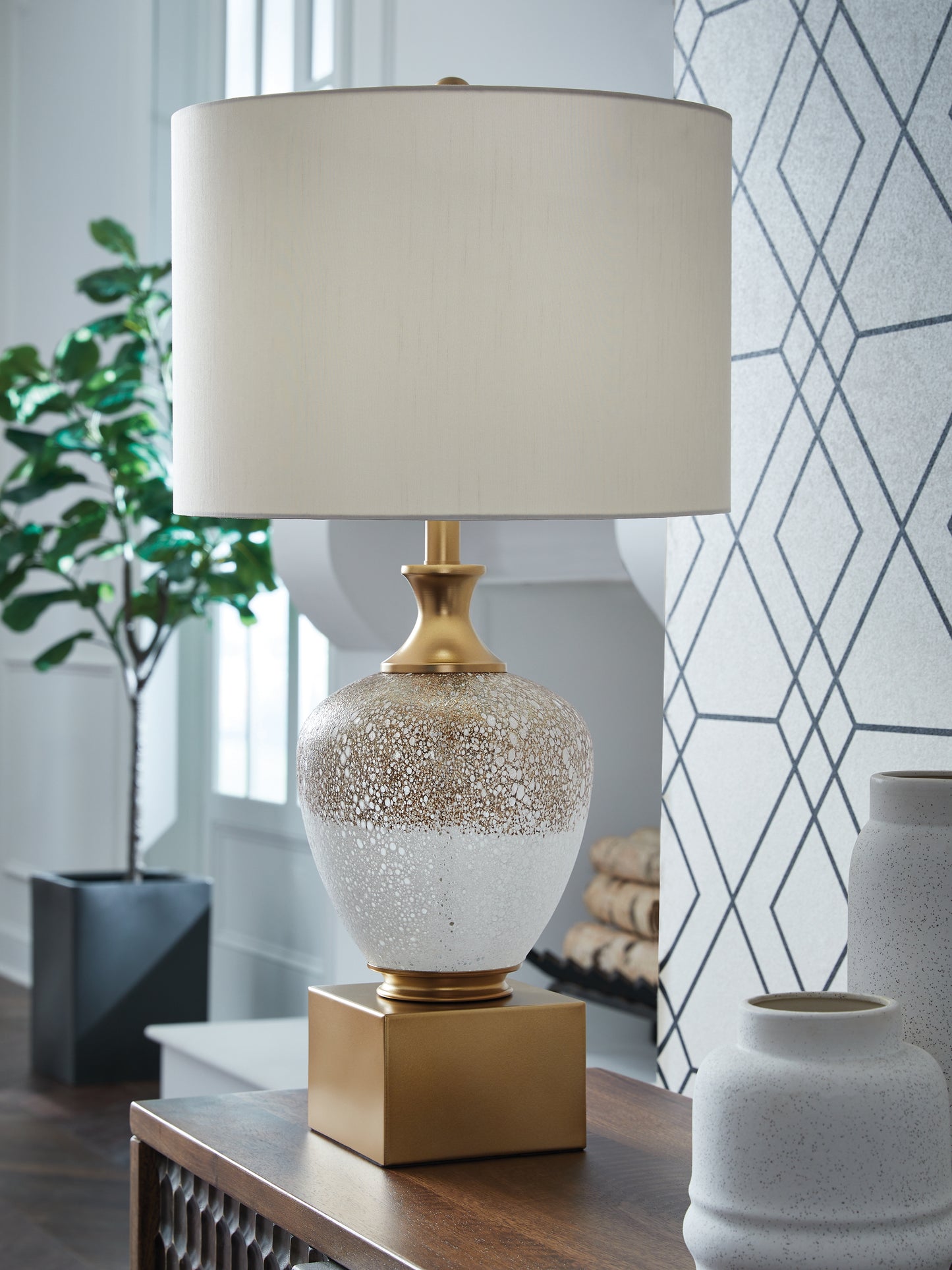 Ocala Furniture Outlet - Ashley Furniture - Tavisburg Lighting - Glass Table Lamp (1/CN) / Brown/White/Gold - L430894