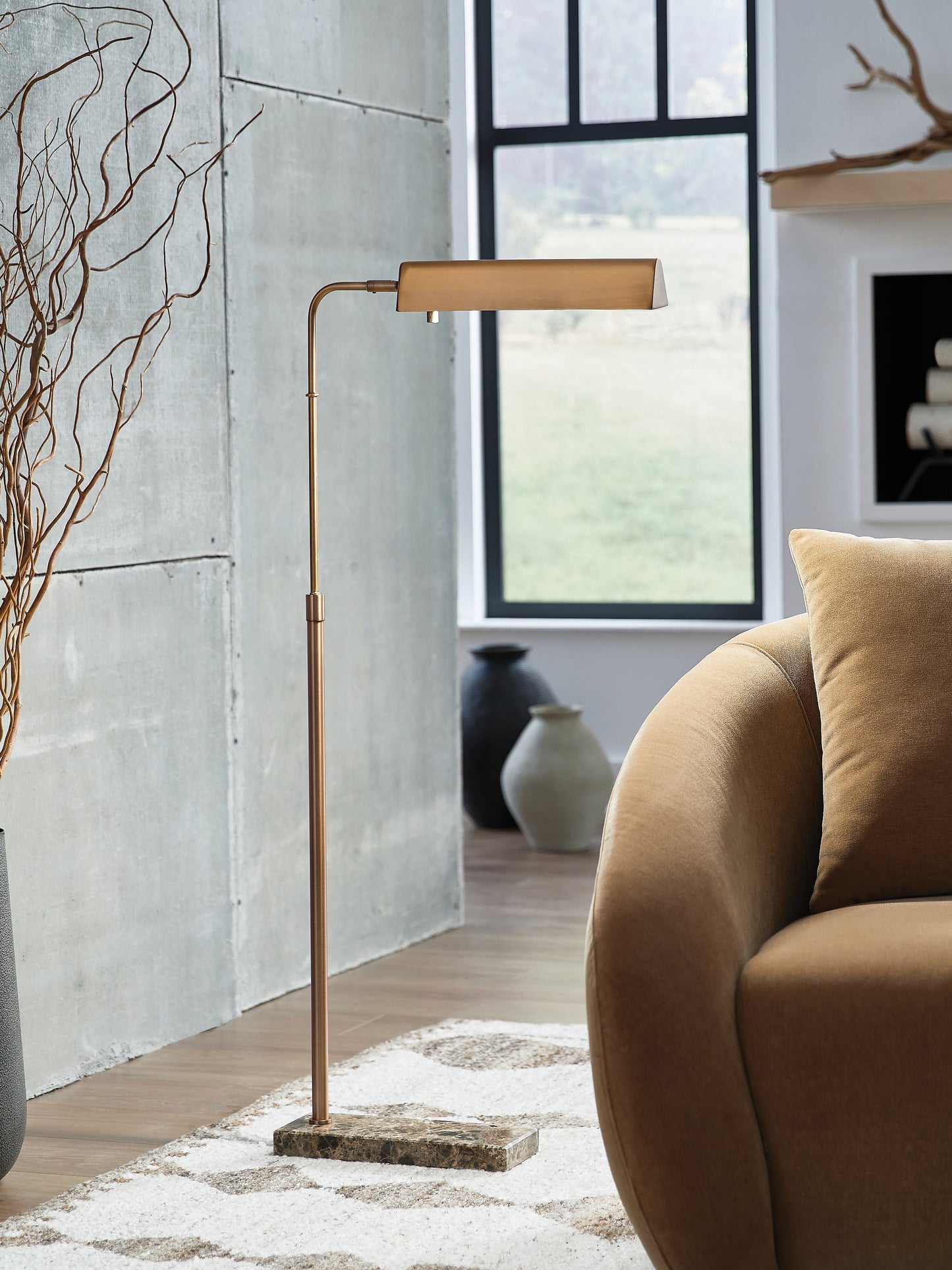 Ocala Furniture Outlet - Ashley Furniture - Yafe Lighting - Metal Floor Lamp (1/CN) / Bronze Finish - L734411