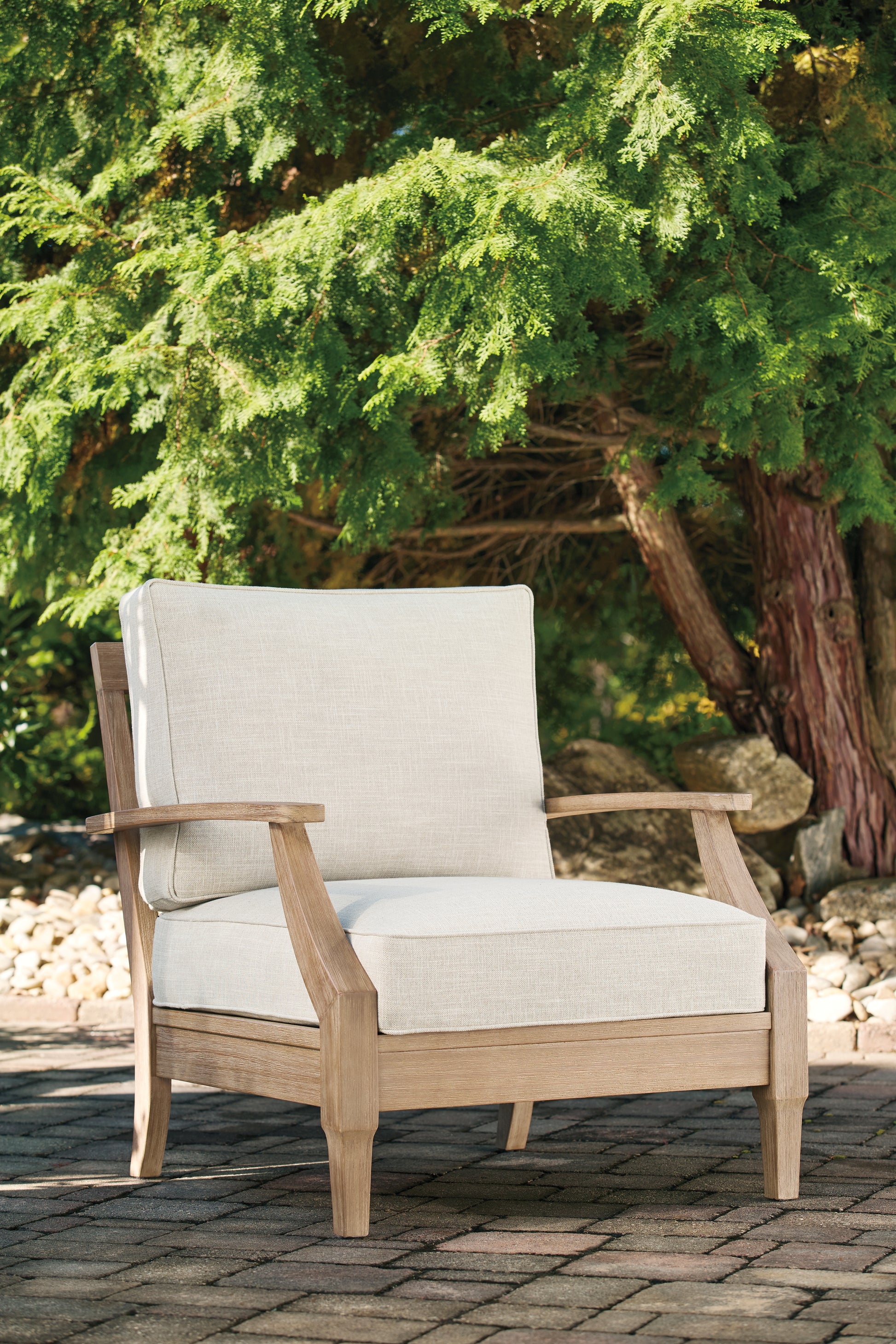 Ocala Furniture Outlet - Ashley Furniture - Carter Hall Outdoor - Lounge Chair w/Cushion (1/CN) / Beige - P601-820