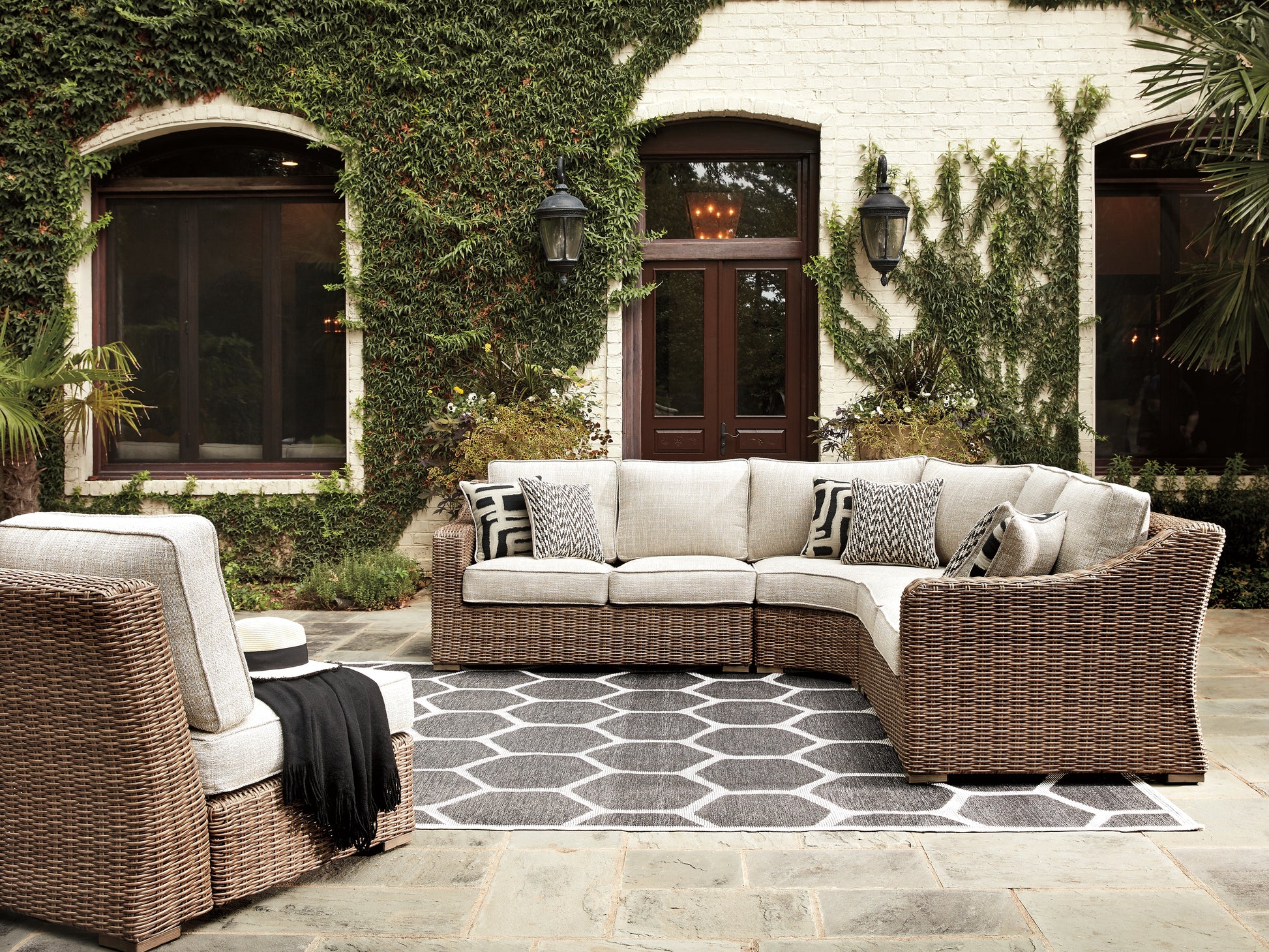 Ocala Furniture Outlet - Ashley Furniture - Beachcroft Outdoor - 5-Piece Outdoor Seating Set / Beige - P791P8