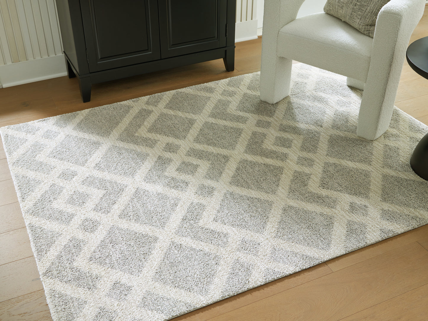 Ocala Furniture Outlet - Ashley Furniture - Unawick Rug - Medium Rug / Gray/Ivory - R407332