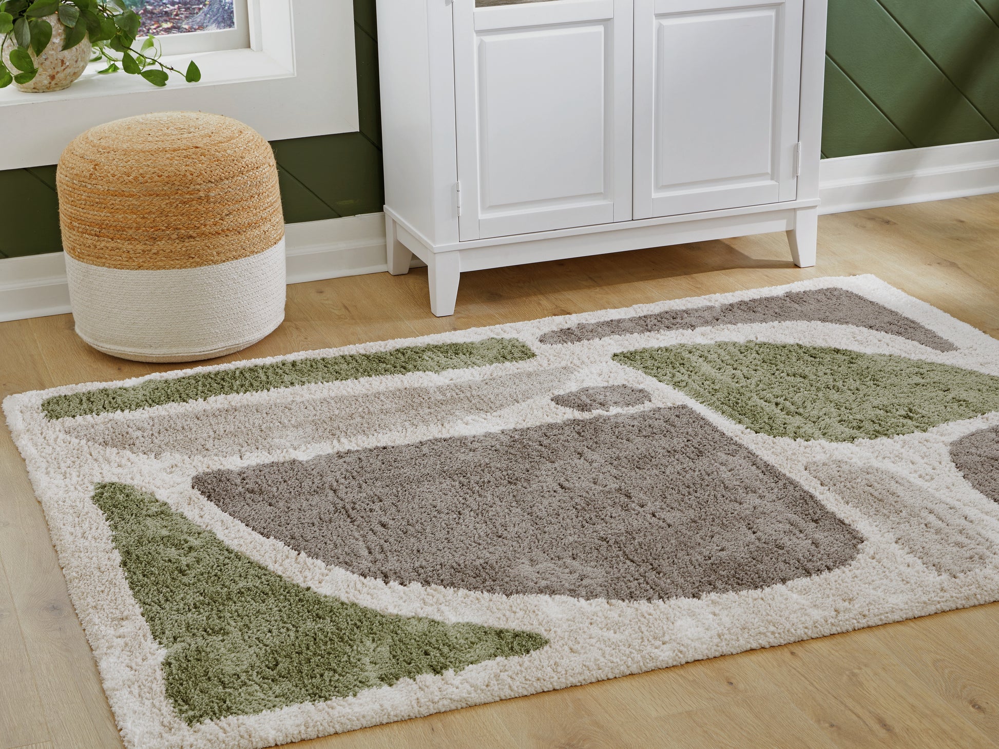 Ocala Furniture Outlet - Ashley Furniture - Anburgh Rug - Medium Rug / Green/Gray/Ivory - R407352