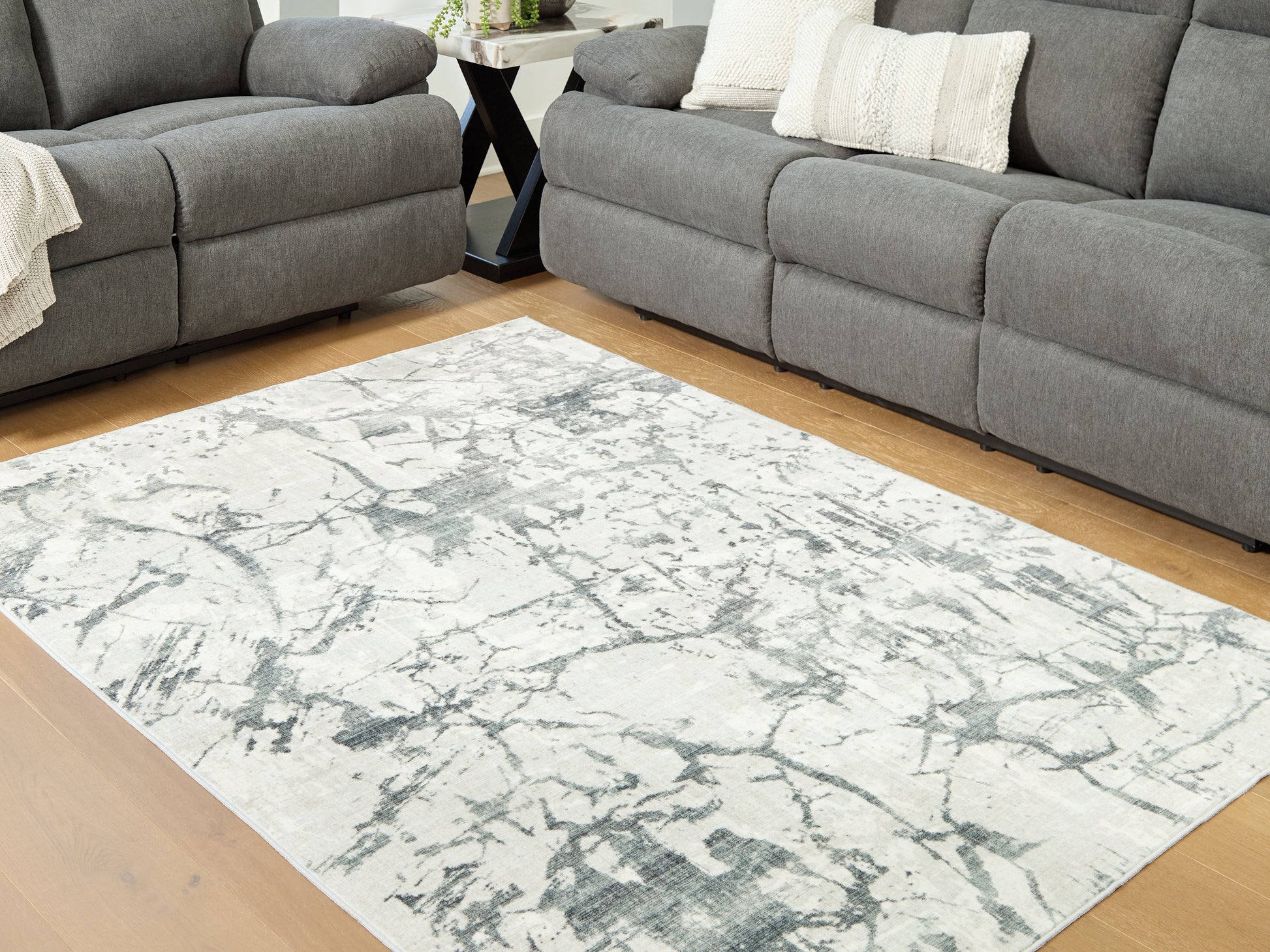 Ocala Furniture Outlet - Ashley Furniture - Tobinbury Rug - Washable 5' x 7' Area Rug / Gray - R407422