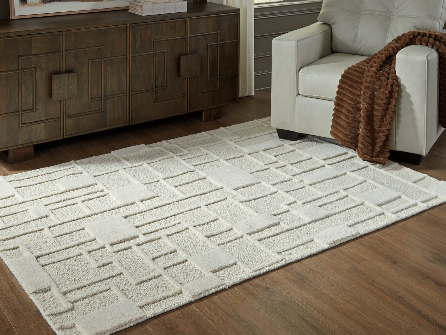 Ocala Furniture Outlet - Ashley Furniture - Empriss Rug - 5' x 7' Area Rug / Ivory - R407622