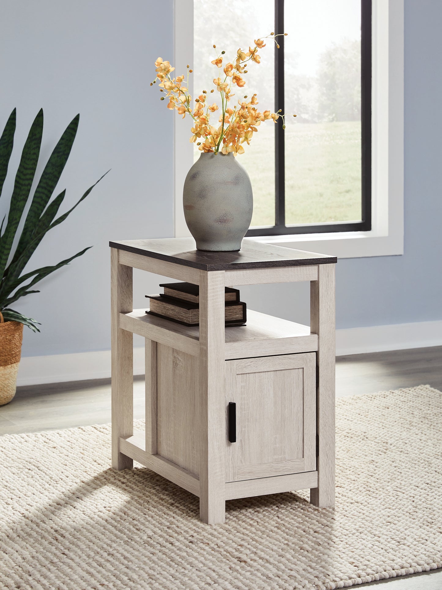 Ocala Furniture Outlet - Ashley Furniture - Fendenmore Chairside End Table - Chair Side End Table / Two-tone - T190-217