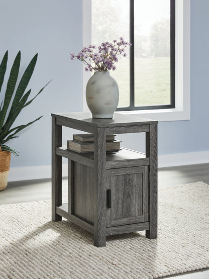 Fendenmore Chairside End Table