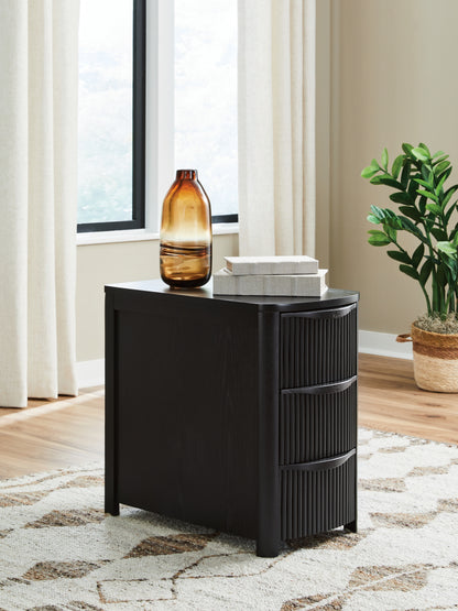 Ocala Furniture Outlet - Ashley Furniture - Camdill Chairside End Table - Chair Side End Table / Black - T208-117