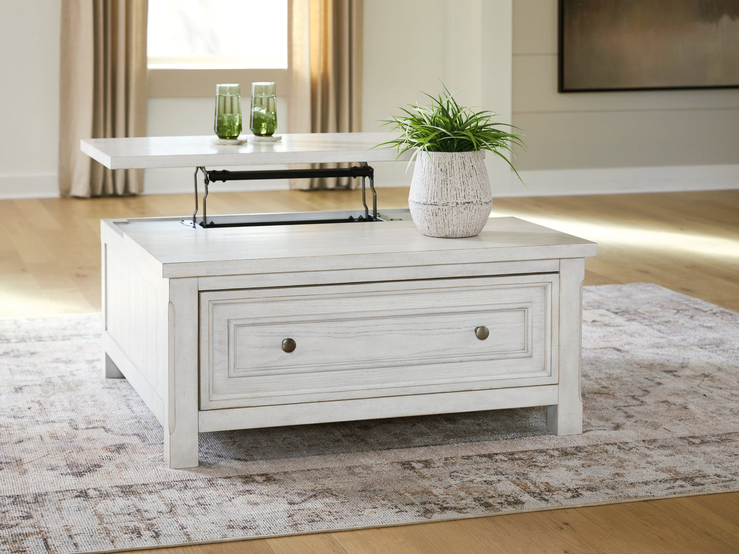 Robbinsdale Lift-Top Coffee Table